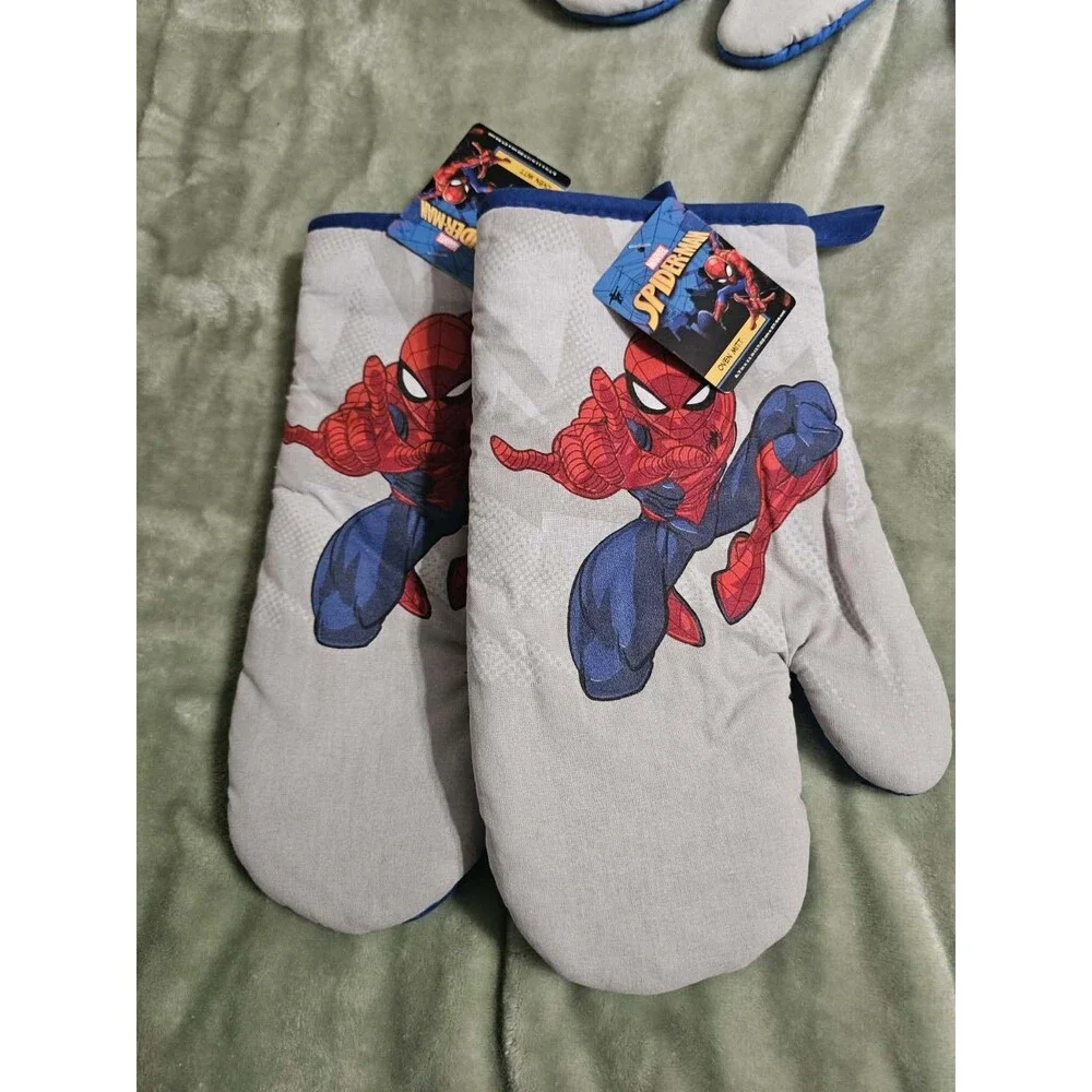 Lot of Two Marvel Spiderman Oven Mitts & a Sink Strainer NEW